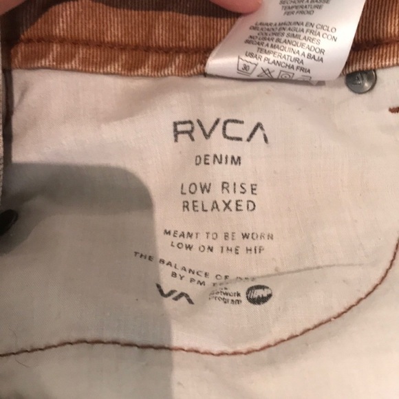 SOLD✨ RVCA • Hello Mellow Cutoffs - Picture 5 of 8
